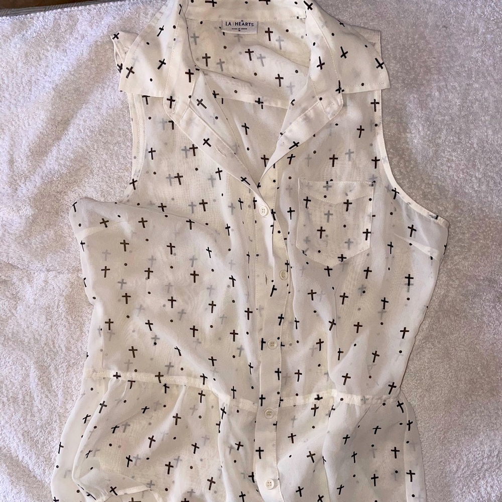 LA hearts high low sheer tank button down sleeveless with cross detail